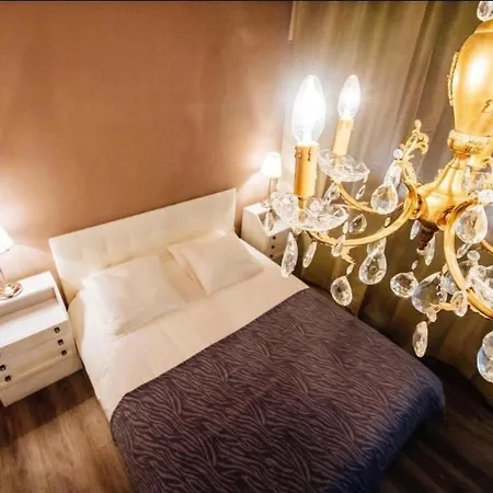 Golden Bridge Apartment With Private Parking Apartment