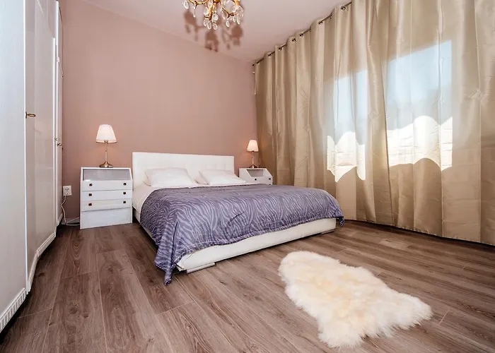 Golden Bridge Apartment With Private Parking Apartment *