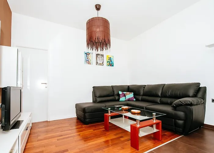 Apartment Golden Bridge Apartment With Private Parking *