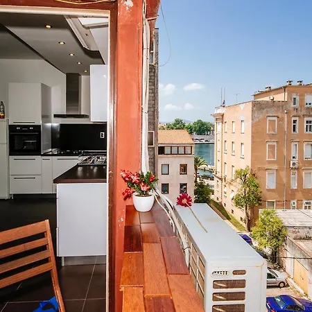 Golden Bridge With Private Parking Apartamento